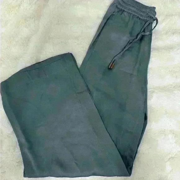 H&M woman’s ocean  blue casual flare wide legged pants jogger style in size 2 - Picture 2 of 9